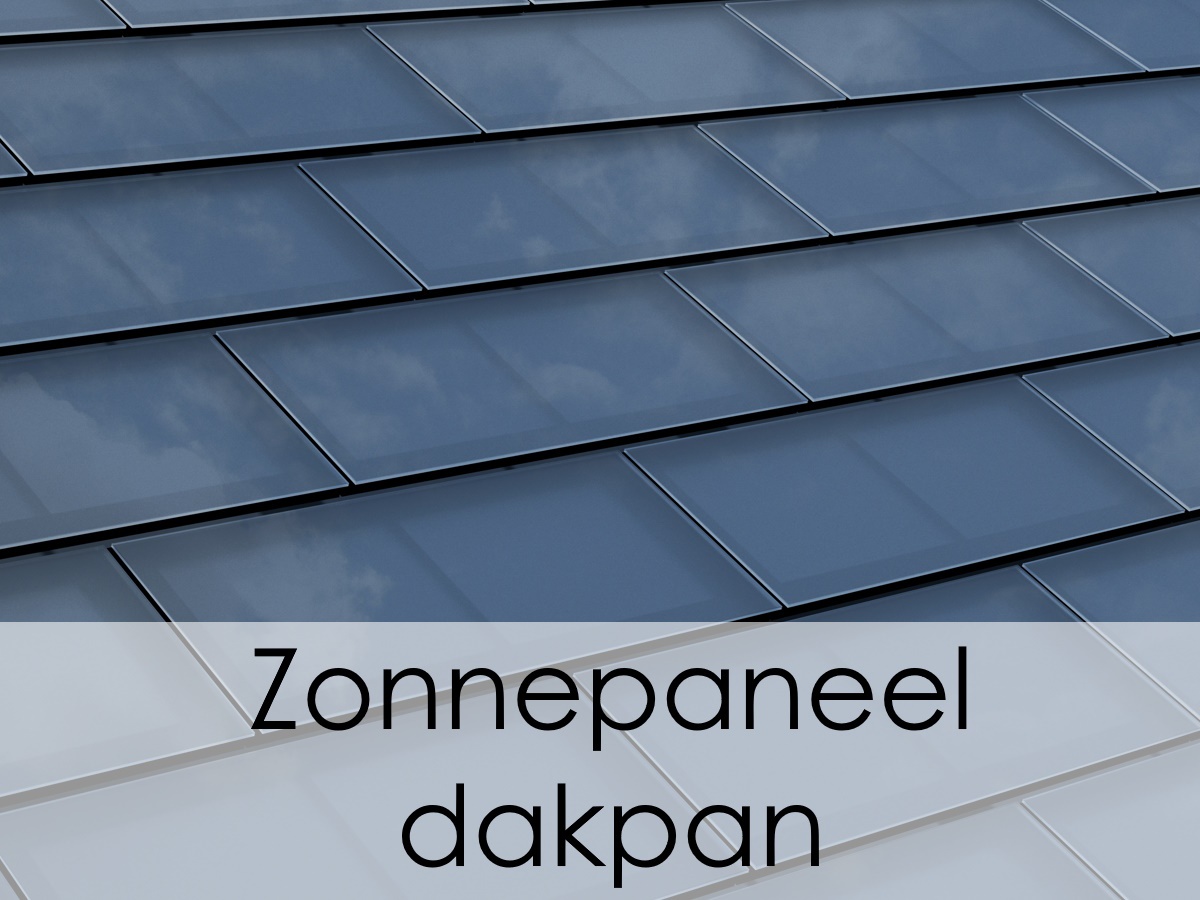 Zonnepaneel dakpan op dak van woning